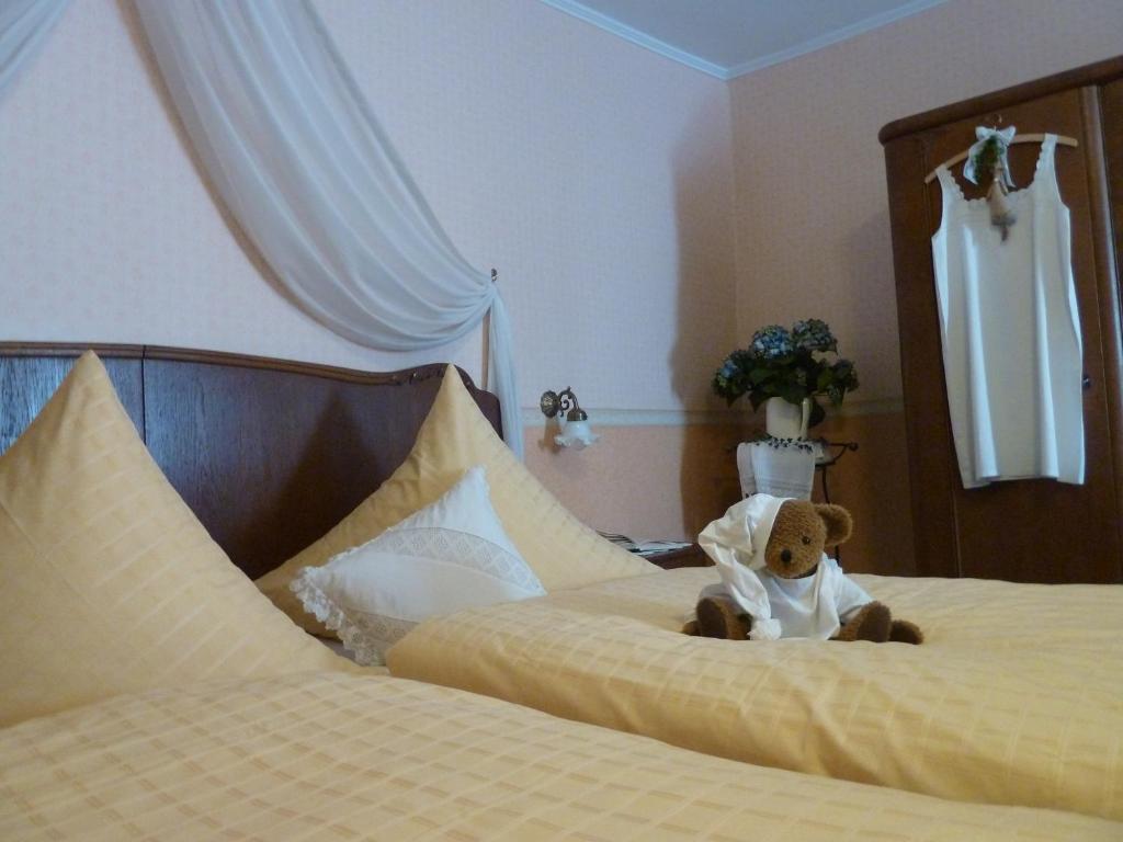 Bed and Breakfast Alte Weinstuben Steinfelder Hof Garni Элленц-Польтерсдорф Номер фото